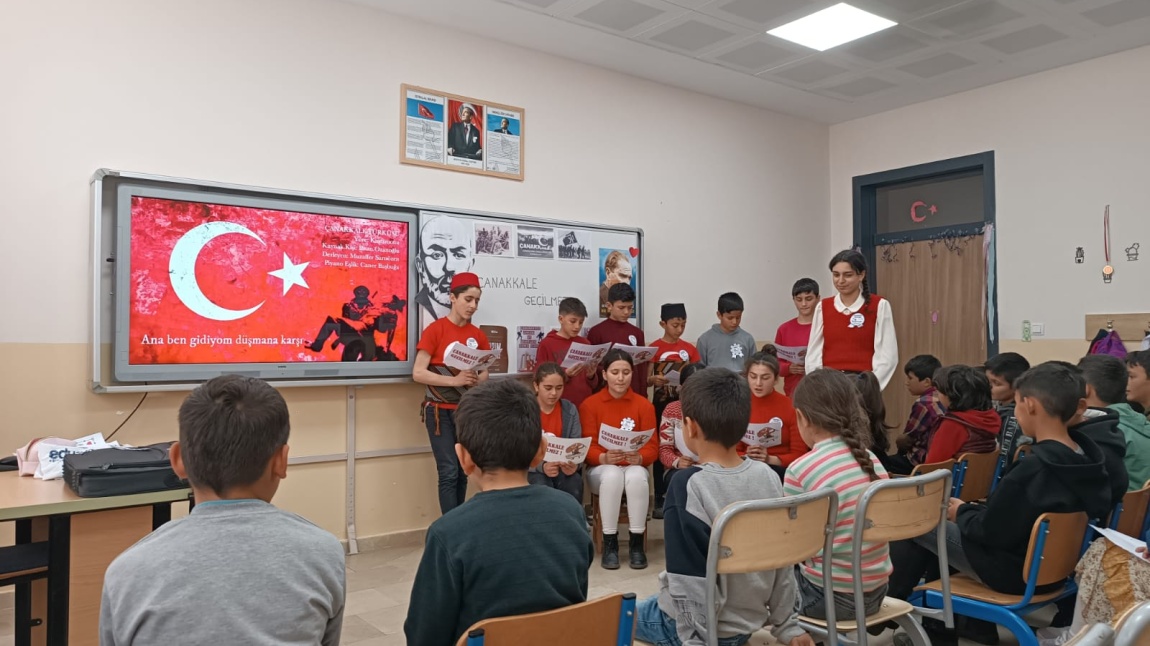 18 Mart Çanakkale Deniz Zaferi ve Şehitler Günü kapsamında okulumuzda program düzenlendi.